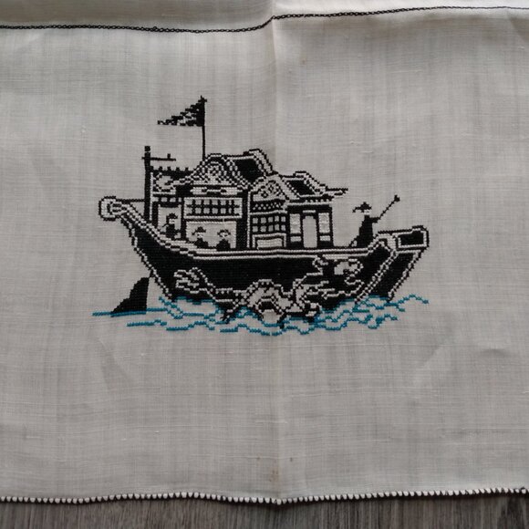 Vintage Linen Tablecloth & Napkins Set Black Cross Stitch Dragon Boat Pagoda - Picture 4 of 16